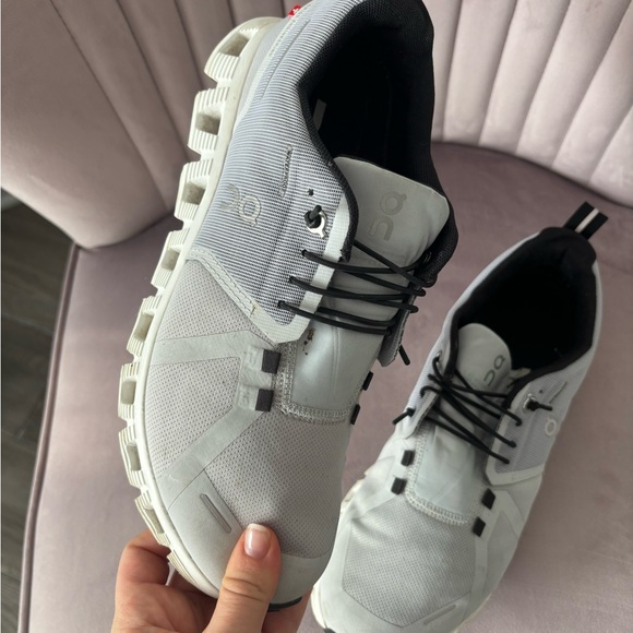 On cloud 5 sneakers - Picture 3 of 6